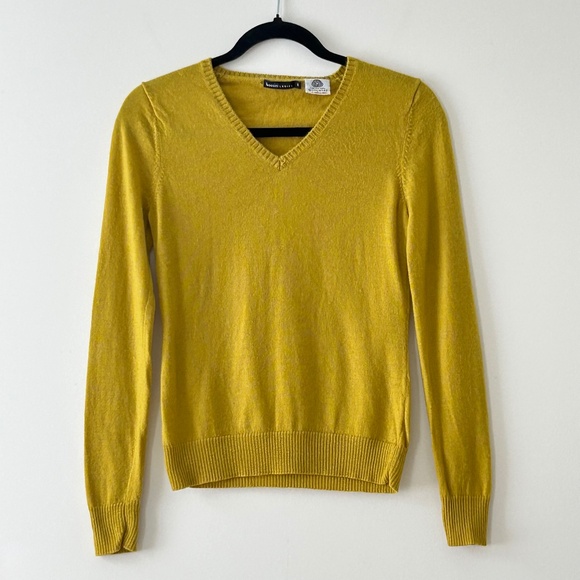 Bossini 100% Wool Chartreuse V-Neck Sweater - Picture 1 of 16